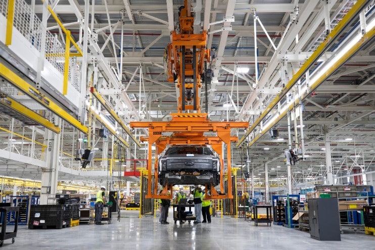 Trump Issues 1-Month Pause on Canada, Mexico Auto Tariffs